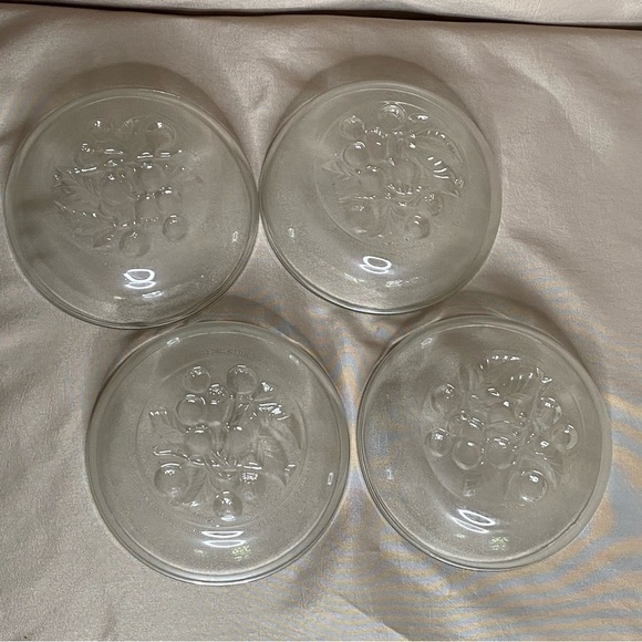 Set of 4 Shallow Dessert Bowls - Picture 3 of 9